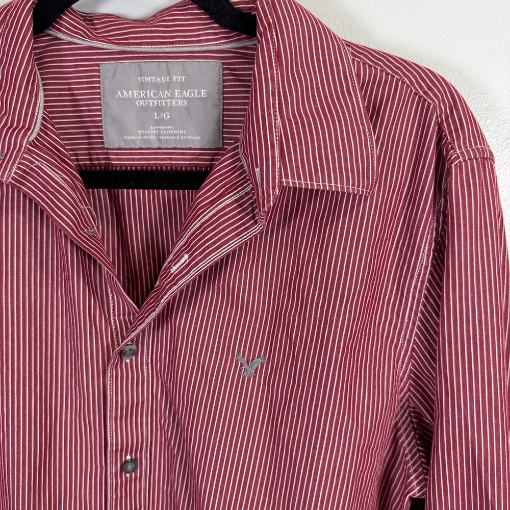 American Eagle Outfitters Mens Large Vintage Fit Striped Button Down Shirt‎ Red